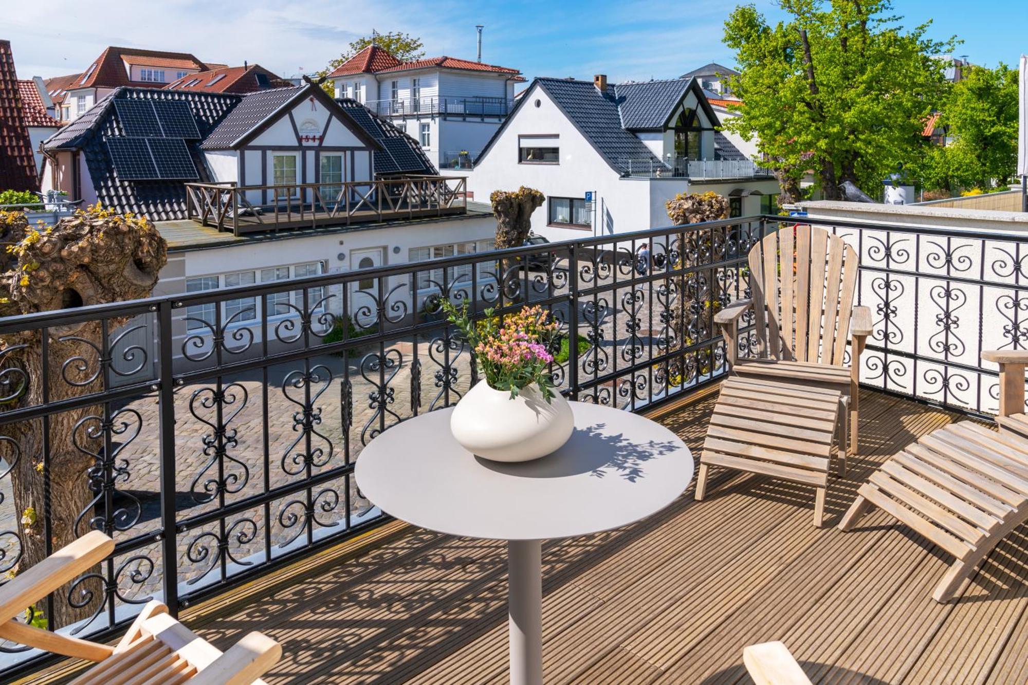 Kapitaenshaus Friedrich Franz - Premium Apartments 200 Meter Vom Strand Und Alten Strom Rostock Buitenkant foto